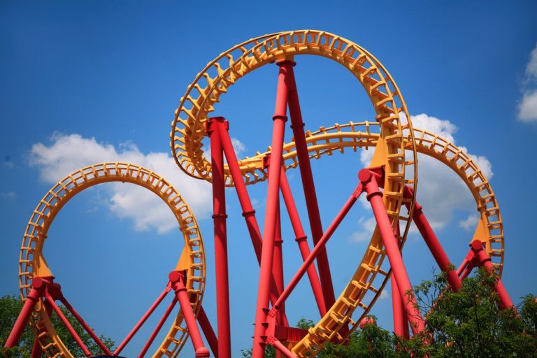 Starting a company is never easy. It's a rollercoaster. Especially if you want to combine in software test and content marketing : Create Content through Testing